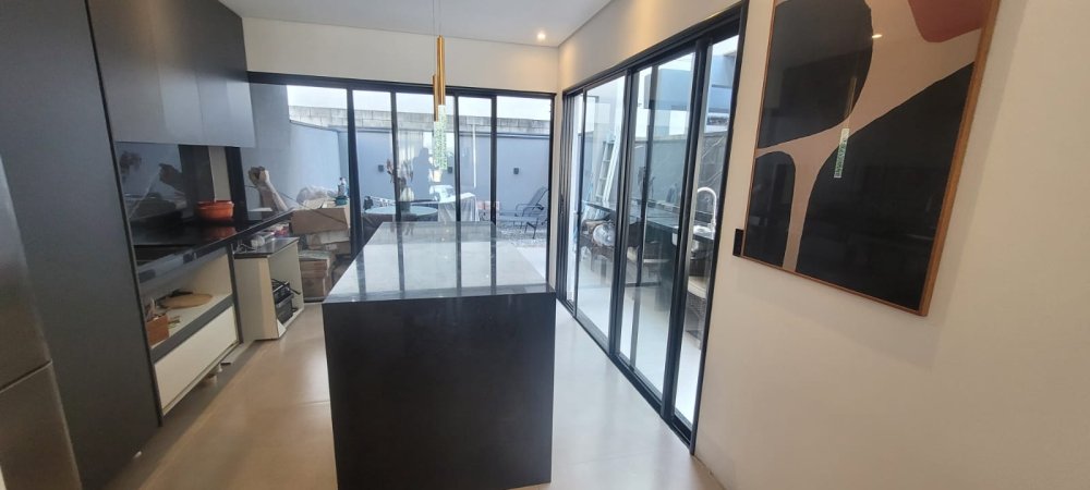 Casa em Condomnio - Venda - Granja Viana - Cotia - SP