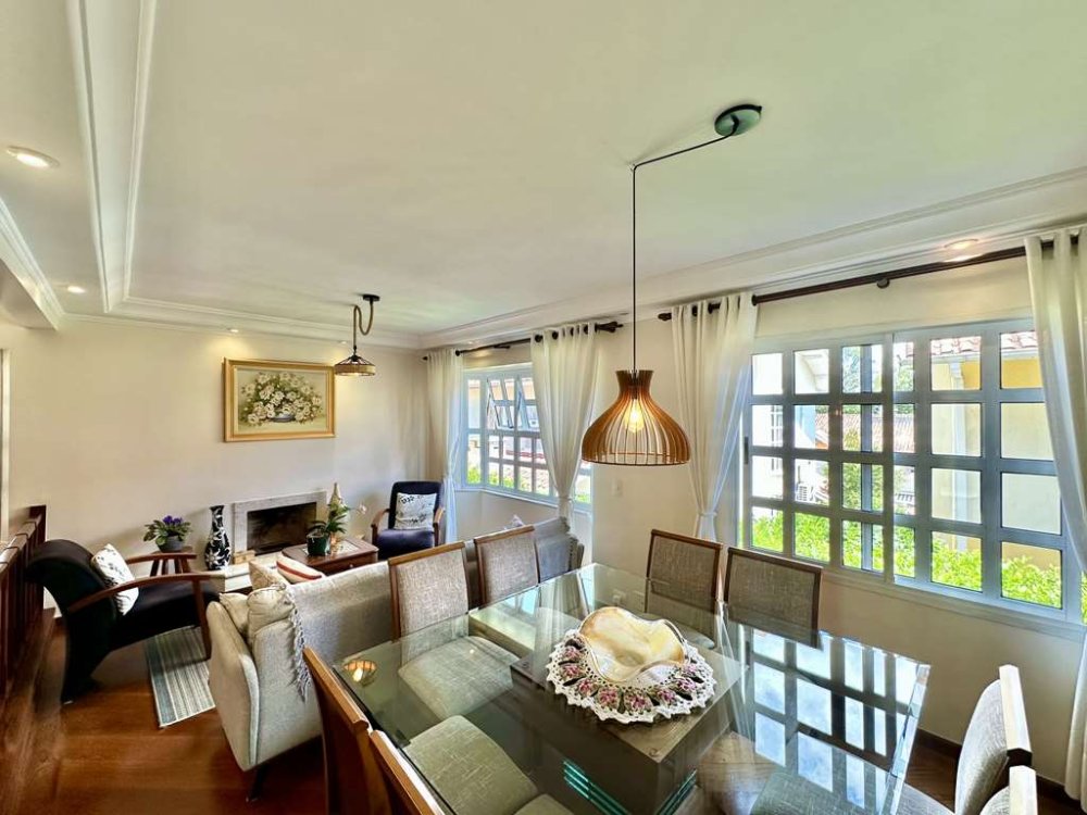 Casa em Condomínio - Venda - Granja Viana - Cotia - SP