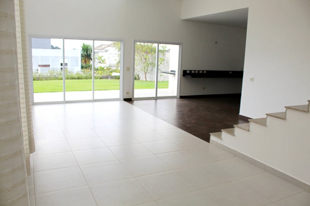 Casa em Condomnio - Venda - Granja Viana - Jandira - SP