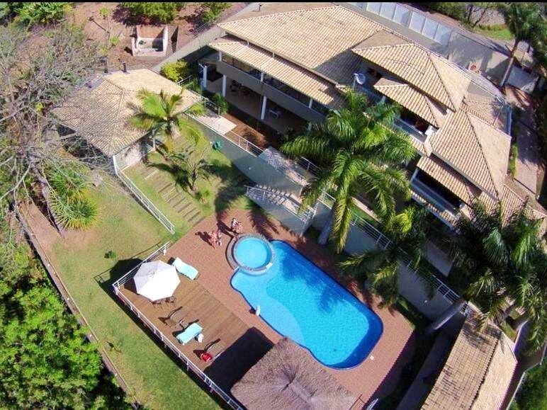 Casa em Condomínio - Aluguel - Granja Viana - Carapicuíba - SP