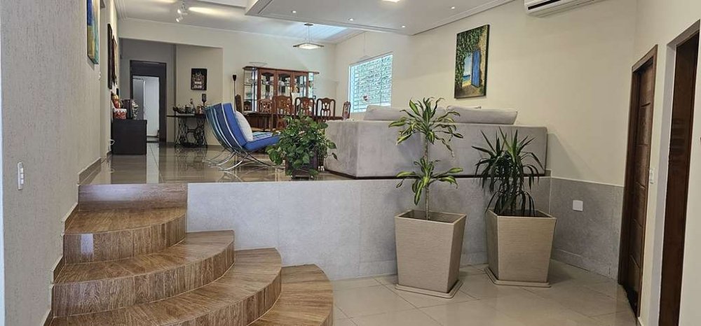Casa em Condomínio - Venda - Granja Viana - Carapicuíba - SP