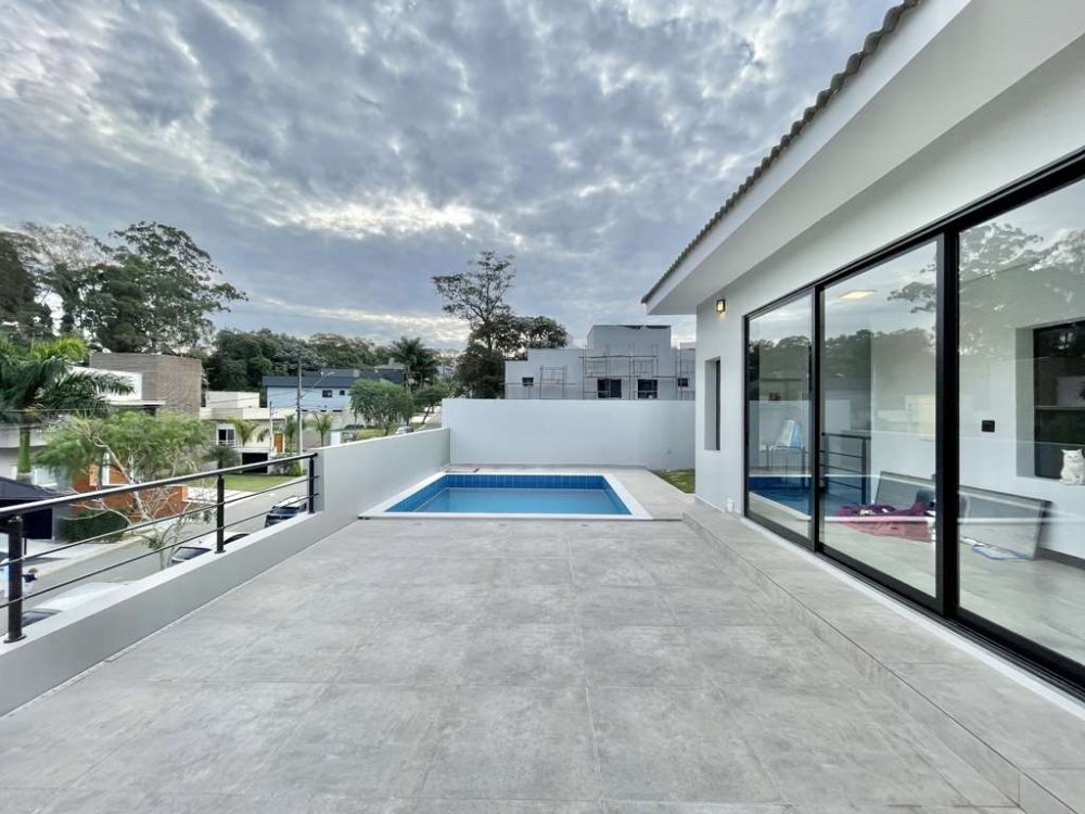 Casa em Condomínio - Venda - Granja Viana - Cotia - SP