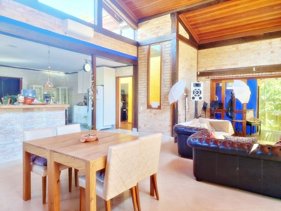 Casa em Condomínio - Venda - Granja Viana - Carapicuíba - SP