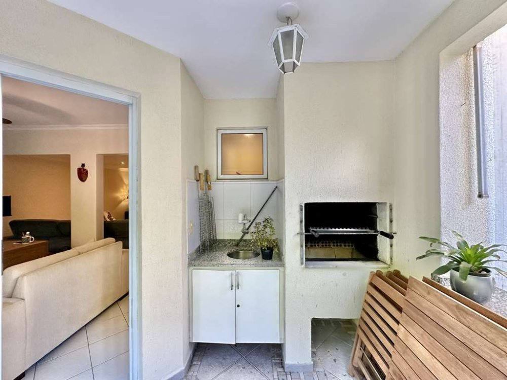 Casa em Condomínio - Venda - Granja Viana - Cotia - SP