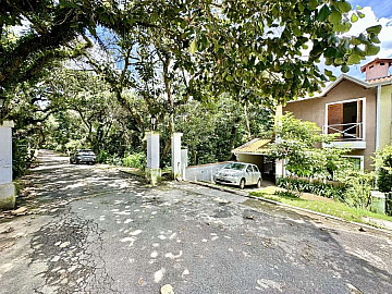 Casa em Condom�nio 3 Dorms e Ref�gio na Natureza