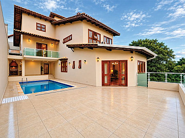 Cond. Terras do Madeira c/ 4 Dorms. e Piscina